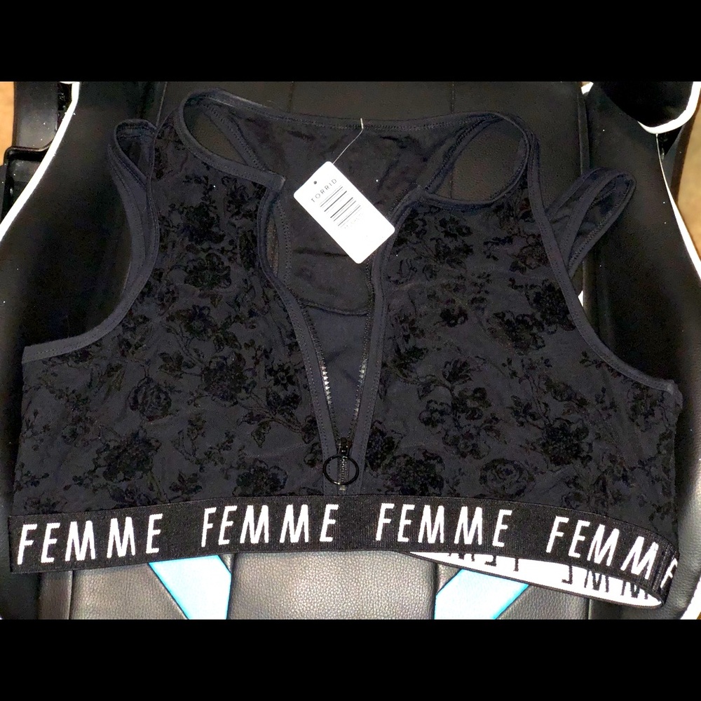 NWT Torrid black double layer sports bra